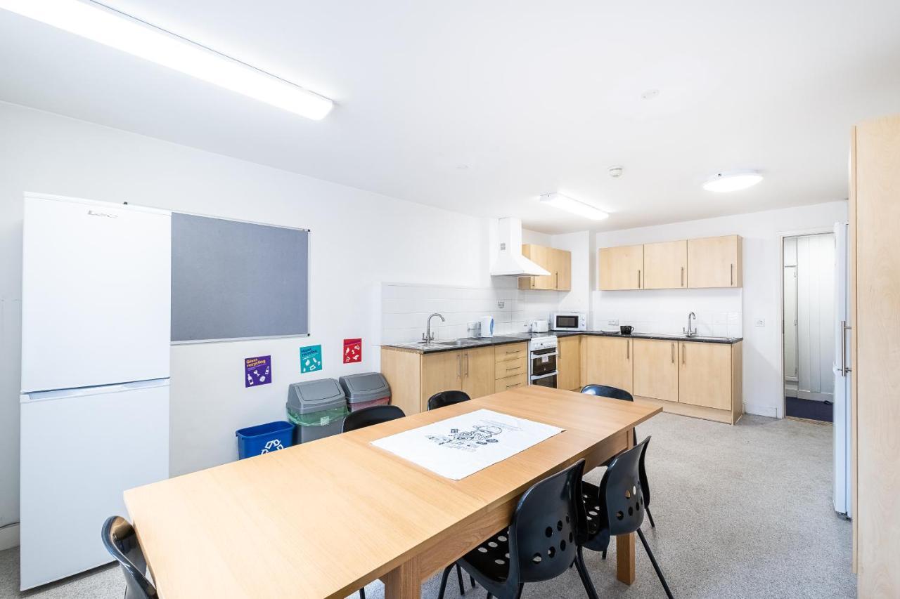 1 Night Free Comfortable Ensuite Rooms, Gillingham - Sk Hoo Esterno foto