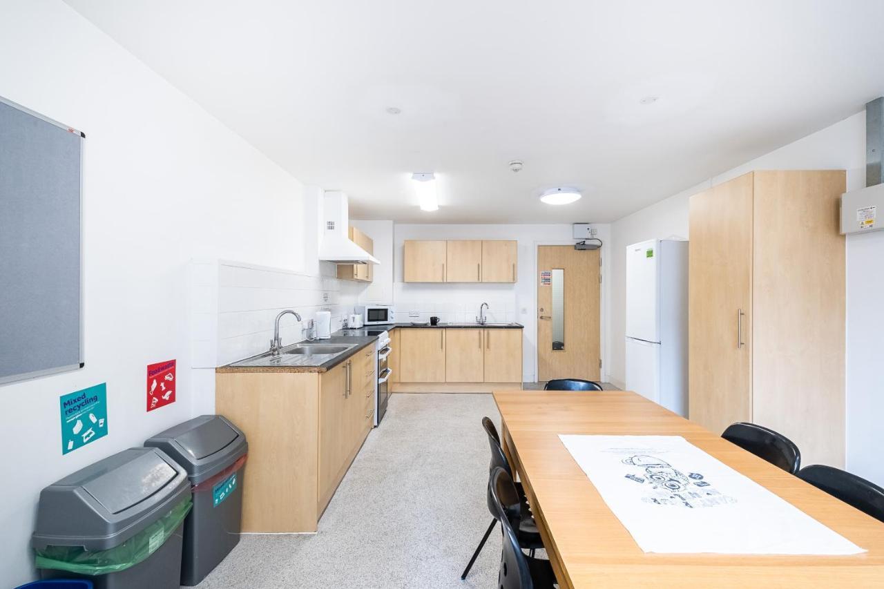1 Night Free Comfortable Ensuite Rooms, Gillingham - Sk Hoo Esterno foto