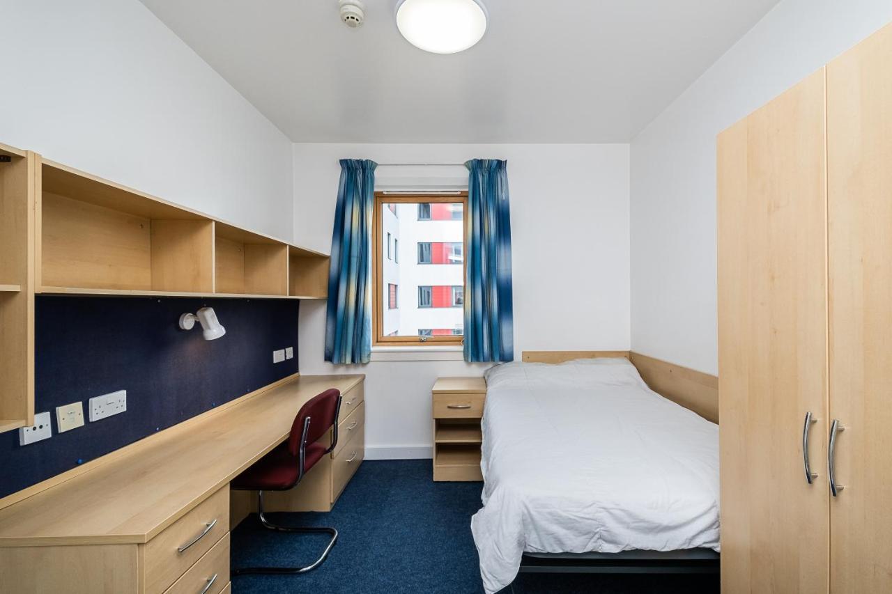 1 Night Free Comfortable Ensuite Rooms, Gillingham - Sk Hoo Esterno foto