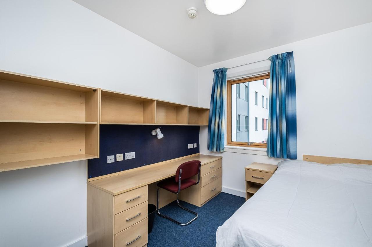 1 Night Free Comfortable Ensuite Rooms, Gillingham - Sk Hoo Esterno foto