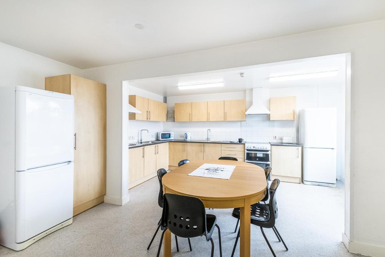 1 Night Free Comfortable Ensuite Rooms, Gillingham - Sk Hoo Esterno foto