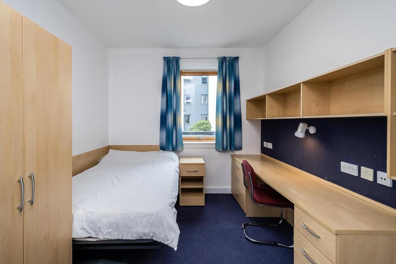 1 Night Free Comfortable Ensuite Rooms, Gillingham - Sk Hoo Esterno foto